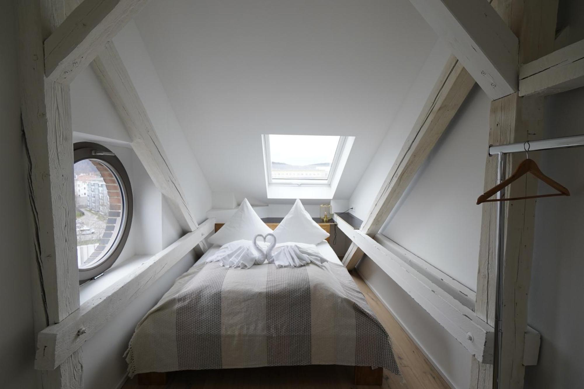 Kuenstlerzimmer Im Kulturhaus Haeselburg เกรา ภายนอก รูปภาพ
